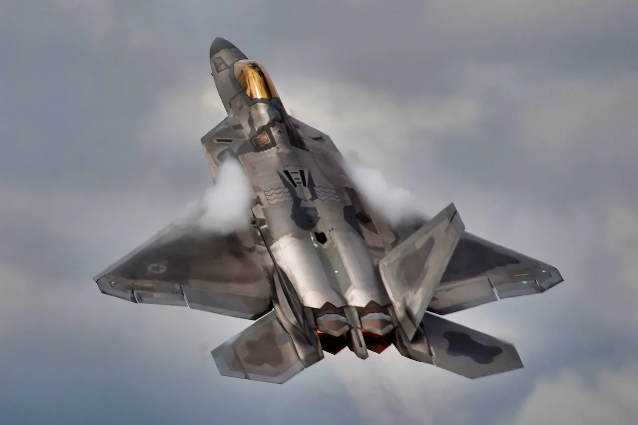 F-22 and F-35 Stealth Smasher: Russia’s S-400 Air Defenses System Has 1 Mission